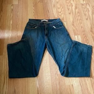 Relaxed Straight Levi Jeans (Bin E)